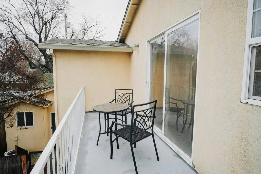 Gorgeous Upstairs Studio With Patio And Laundry Chico Exteriér fotografie