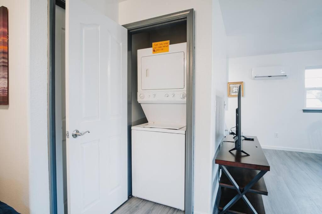 Gorgeous Upstairs Studio With Patio And Laundry Chico Exteriér fotografie